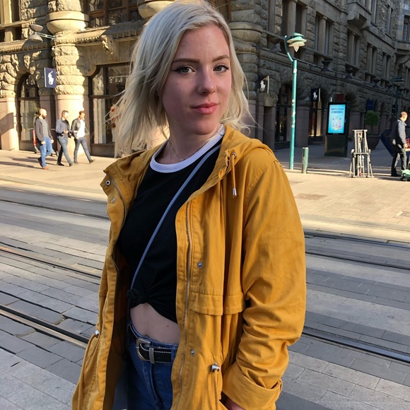 Meet your Posher, Abigail - Picture 3 of 3